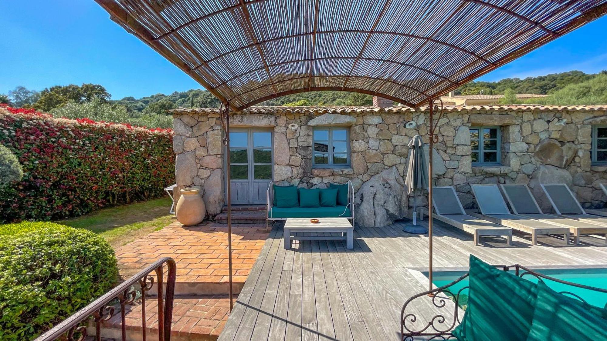 Villa Bergerie de luxe avec piscine chauffée vue sur la baie de Santa Giulia à Porto-Vecchio  Extérieur photo